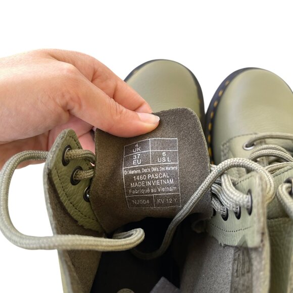 ✨ Dr. Martens 1460 Pascal Virginia Leather Lace Up Boots Khaki Green SZ 6 - Picture 4 of 7